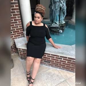 Meet your Posher, Adrienne